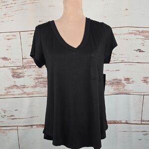 NWT Mono B V-Neck Pocket Tee Black Size Medium